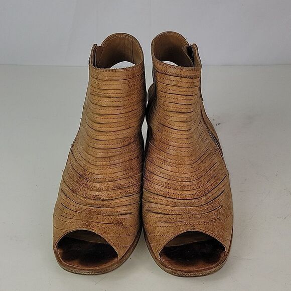 Paul Green Cayanne Peep Toe Sandal (Women) - Picture 10 of 15